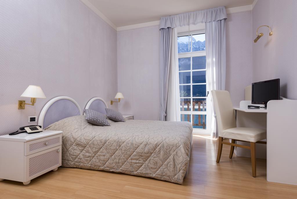 Grand Hotel Molveno Pokój zdjęcie